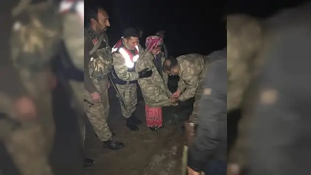 Van'da ki Kayıp Kız Donmak üzereyken Jandarma tarafından bulundu