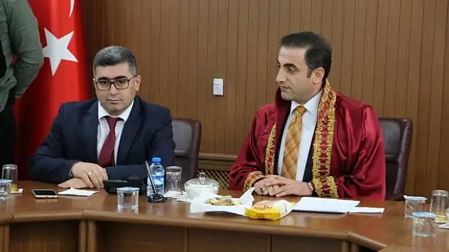 Kaymakam Alibeyoğlu nikah kıydı, Kaymakam Çetin şahitlik yaptı