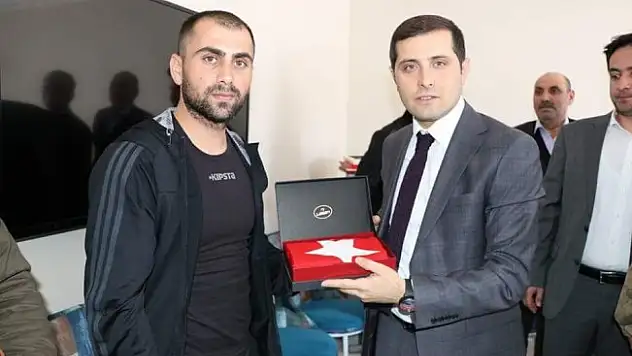 Kaymakam Erat'tan Afrin gazisine ziyaret