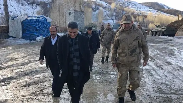 Tatvan Kaymakamı Mehmet Ali Özkan'dan karakol ve polis noktasına ziyaret