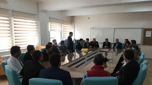 Kaymakam Özkan'dan okul ziyareti