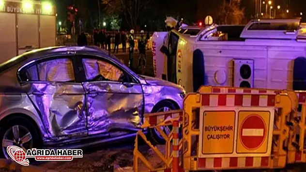 Kayseri'de Otomobil ile çarpışan Ambulans devrildi: 5 kişi yaralandı