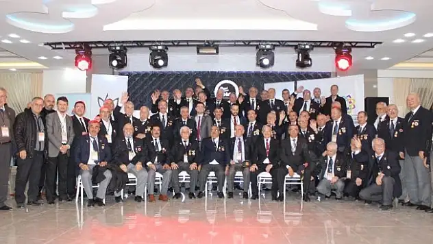 Kıbrıs gazileri öğrencilerle buluştu