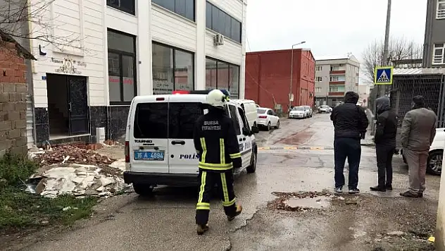 Kız öğrenciyi ölümden sırtındaki çantası kurtardı