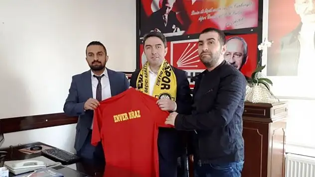 Malatyaspor taraftarlarından CHP'li Kiraz'a ziyaret