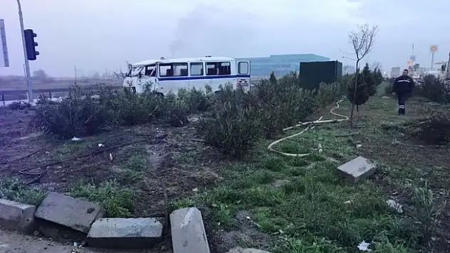 Manisa'da işçi servisi takla attı: 12 yaralı
