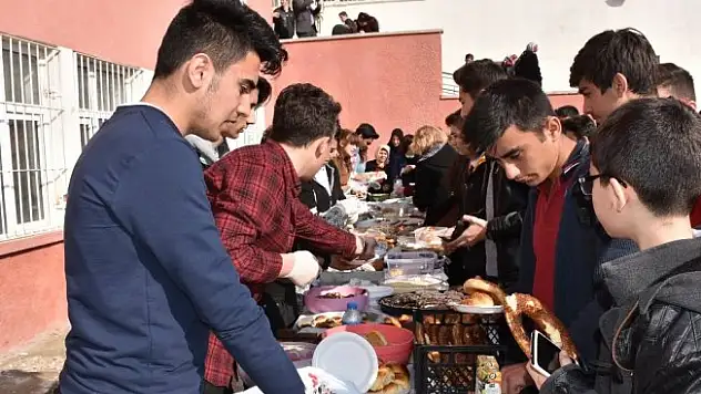 Mehmetçiğe kermes desteği