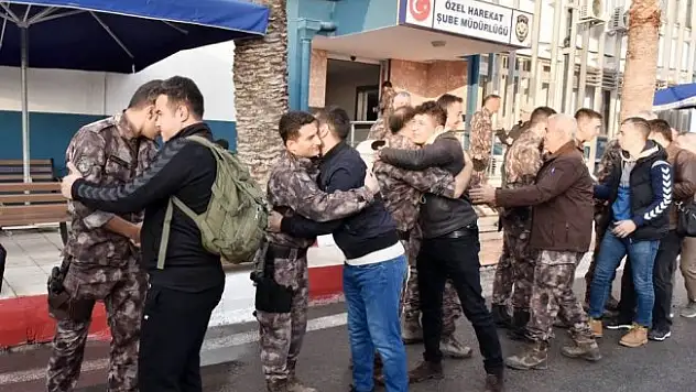 Mersin'de özel hareket polisleri Afrin'e uğurlandı