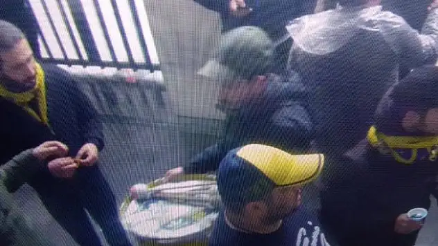 Meşaleler davullara gizlenerek derbiye sokulmuş