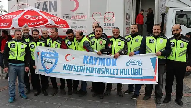 Motosikletçilerden Mehmetçik'e kan bağışı