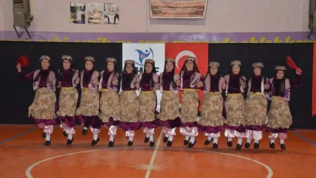 Muş'ta Okullar Arası Halk Oyunları Yarışması