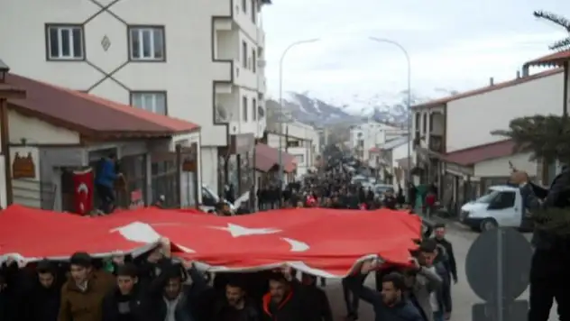 Narman'da 'Zeytin Dalı Harekatına' destek yürüyüşü