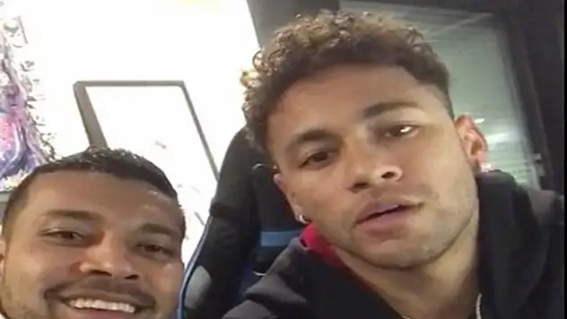 Neymar'dan berber Hüseyin'e selam