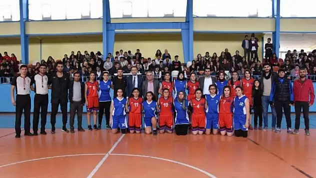 Nusaybin Gazi Anadolu Türkiye yarı finallerinde