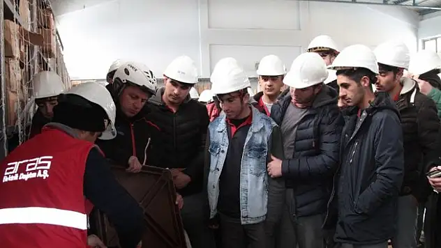 Öğrenciler Aras Edaş tesislerini gezdi