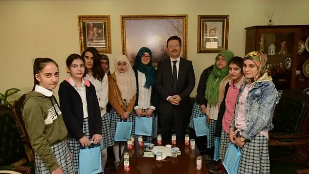 Öğrencilerden Vali Ünlü'ye ziyaret