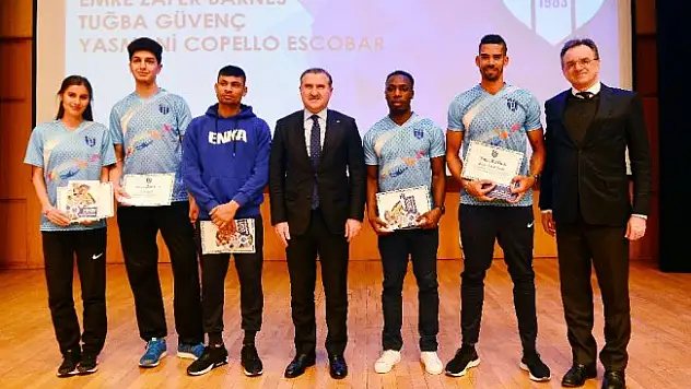Osman Aşkın Bak, ENKA ödül törenine katıldı