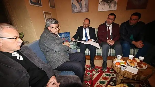Özaltun, Sonsuz Şükran Köyünde sanatçılarla buluştu