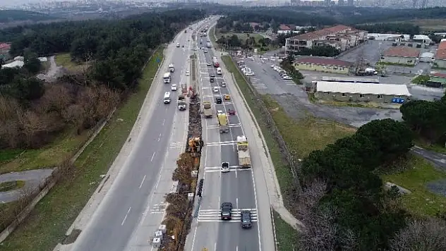 (Özel Haber) Hafriyat kamyonlarının yaşattığı tehlikeli anlar havadan görüntülendi
