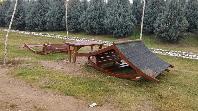 Park ve mesire alanlarına zarar verenler cezasız kalmıyor