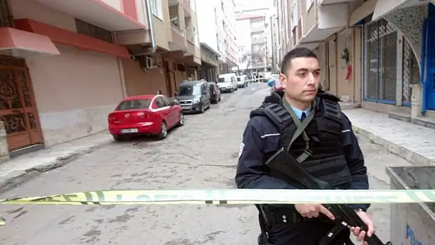 Pendik'te silahlı şahıs dehşet saçtı