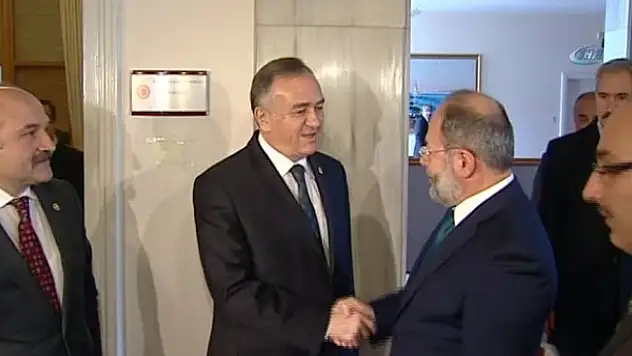 Recep Akdağ MHP Grubunu ziyaret etti