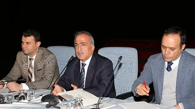 Rektör Çomaklı, Araştırma Görevlileriyle bir araya geldi