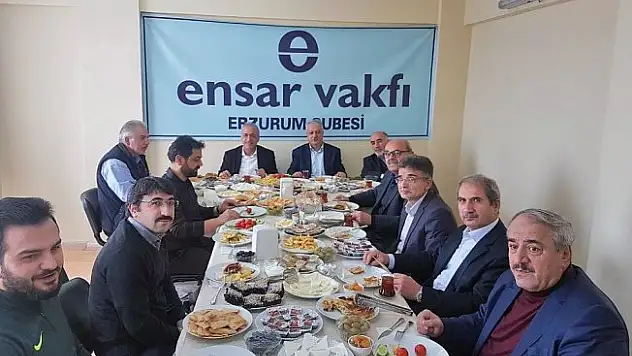Rektör Çomaklı, Ensar Vakfını ziyaret etti