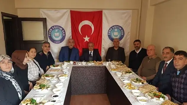 Rektör Çomaklı'dan Türk Eğitim Sen'e ziyaret
