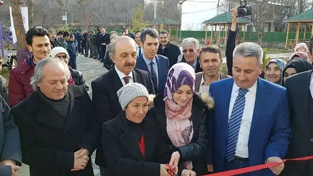 Sakin Şehir Uzundere Kitap Kafe açıldı