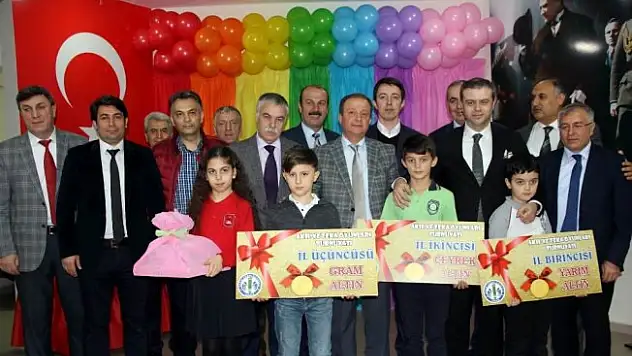 Samsun'da dereceye giren öğrenciler ödüllendirildi