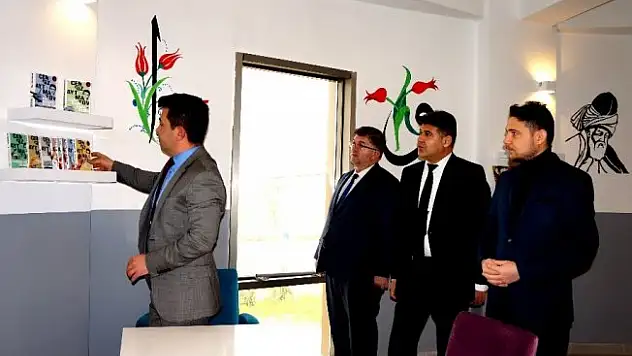 Sarıgöl'de öğretmenler okula kütüphane kazandırdı