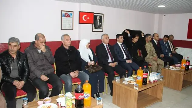 Şehit ailesini duygulandıran kütüphane açılışı