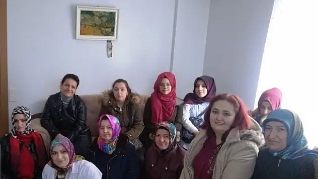 Serdivan'da 'Mahalle Gönüllüsü' olarak evlere misafir oluyor