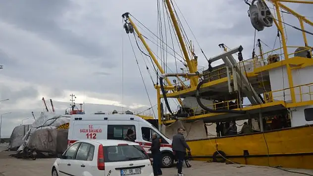 Sinop'ta kuru yük gemisinde patlama: 1 ölü, 1 yaralı