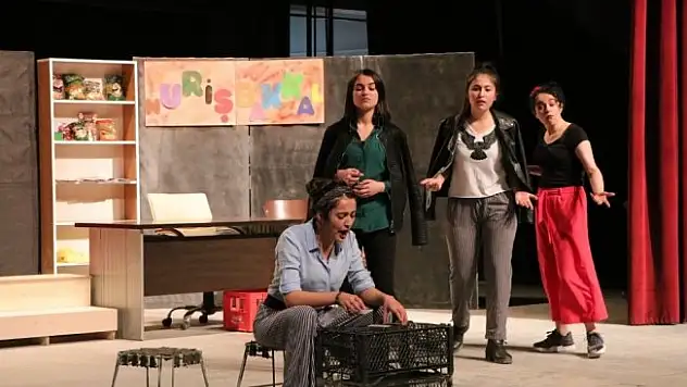 'Tersine Dünya' oyununa büyük ilgi