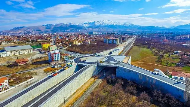 Topsöğüt-Yeşiltepe üstgeçidi asfaltlandı