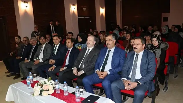 'Tuşba'da Fikirler Konuşuyor' münazara yarışması start aldı