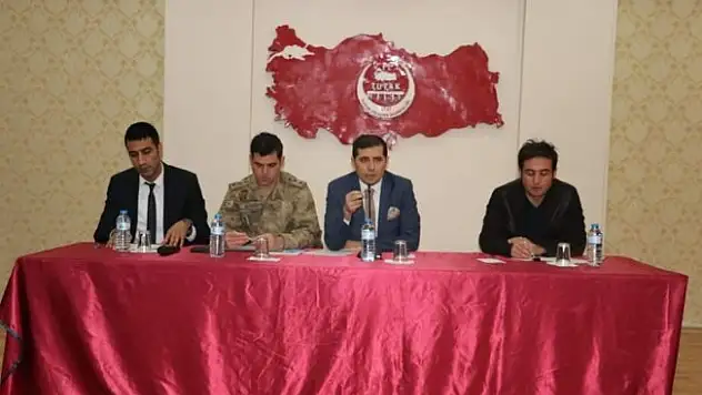 Tutak Kaymakamı Erkan İsa Erat Başkanlığı Okul Güvenliği toplantısı