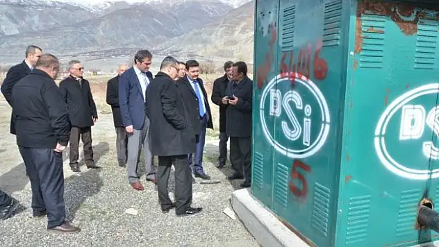 Vali Arslantaş, sulama kanallarında incelemelerde bulundu