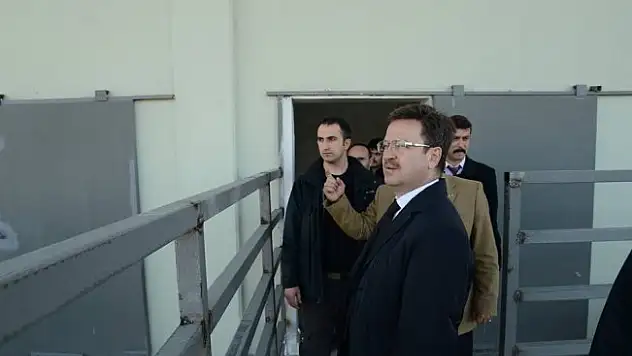 Vali Ünlü hayvan kesim tesisinde incelemeler yaptı