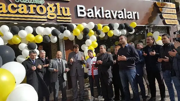 Vali Ustaoğlu, iş yeri açılışına katıldı