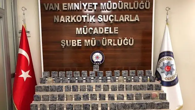 Van'da yol taramasında 57 kilo eroin ele geçirildi