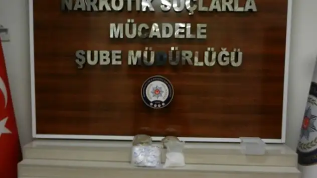 Van'da bir otomobilde 2 kilo 770 gram metamfetamin ele geçirildi
