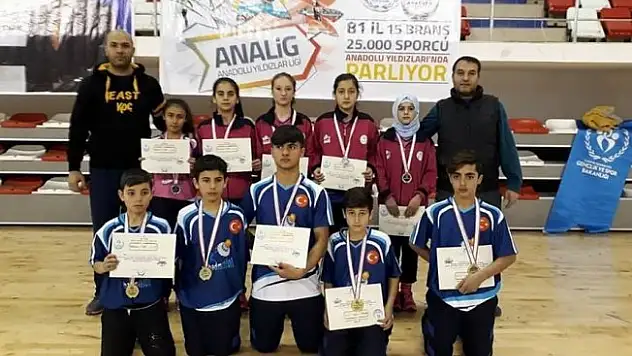 Vanlı badmintonculardan bir başarı daha