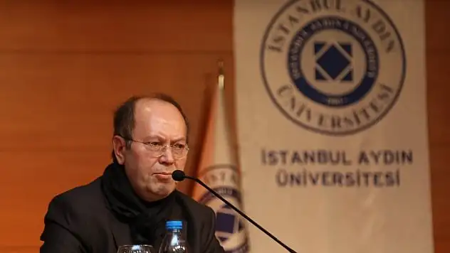 Yazar Yusuf Kaplan: 'Ezberlerle yaşıyoruz'