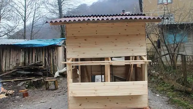 Yığılca'da ihtiyaç sahiplerine kümes dağıtıldı