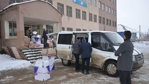 Yüksekova Haber sitesi okurları, 2 bin öğrenciyi ısıttı
