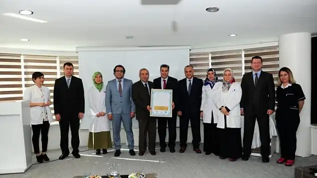 YYÜ Diş Hekimliği Fakültesine 'Bebek Dostu Hastane' sertifikası