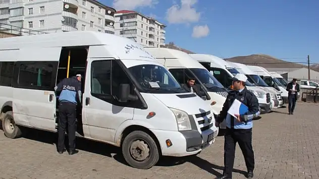 Zabıta ekipleri okul servislerini denetledi